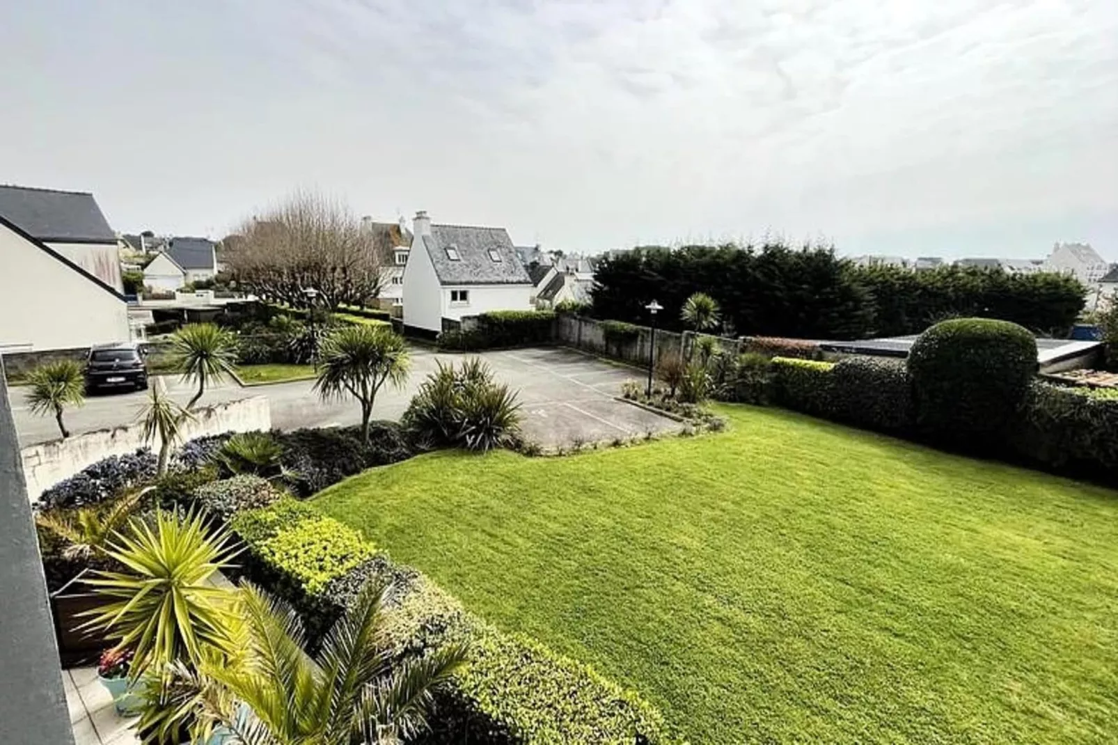 Résidence Bel Appartement En R&eacute;sidence Centre Ville  Avec Parking Class&eacute; 3*-Tuinen zomer