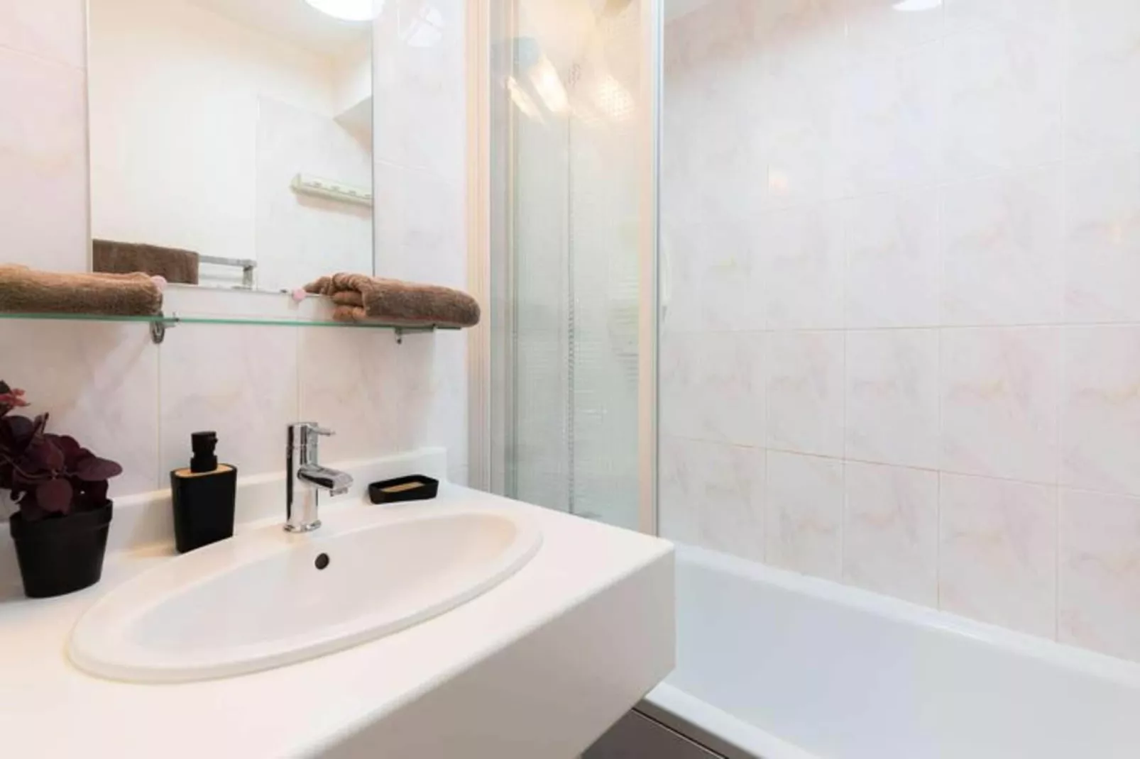 Résidence Portes Du Soleil A-Badkamer