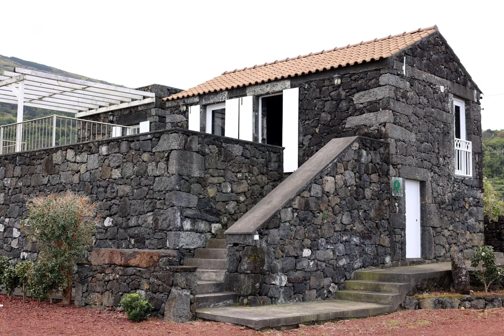 Ferienhäuser Adegas do Pico in Prainha // Adega T2 / 70-90m2 / vineyard or countryside-Buitenlucht