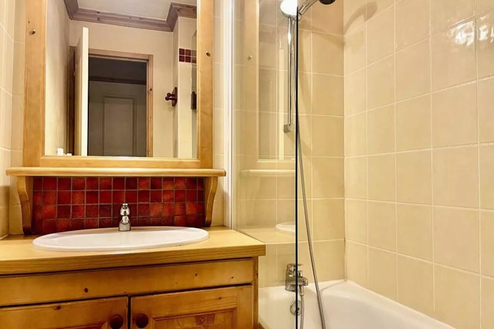 Résidence Valeriane-Badkamer