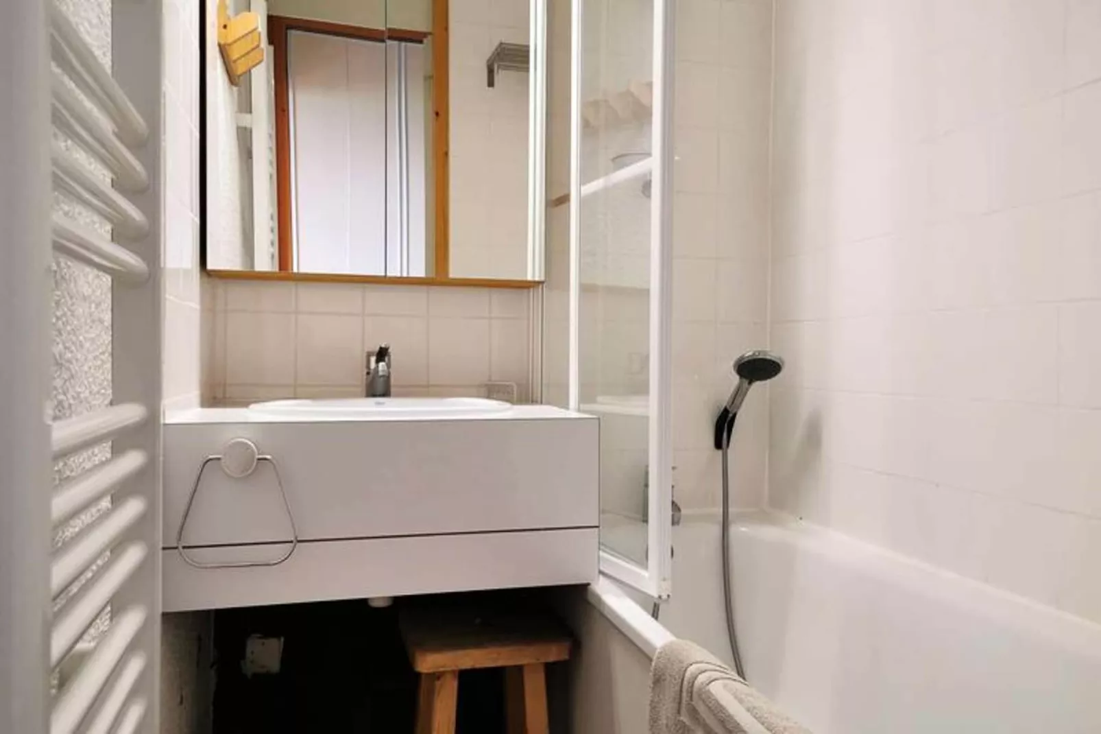 Résidence Orgentil-Badkamer