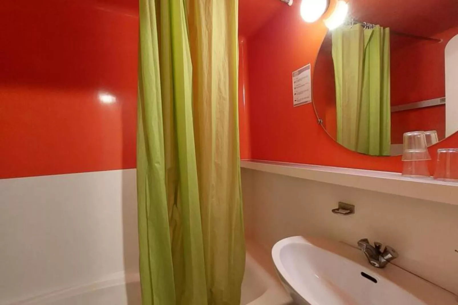 Résidence Belles Challes - Badkamer