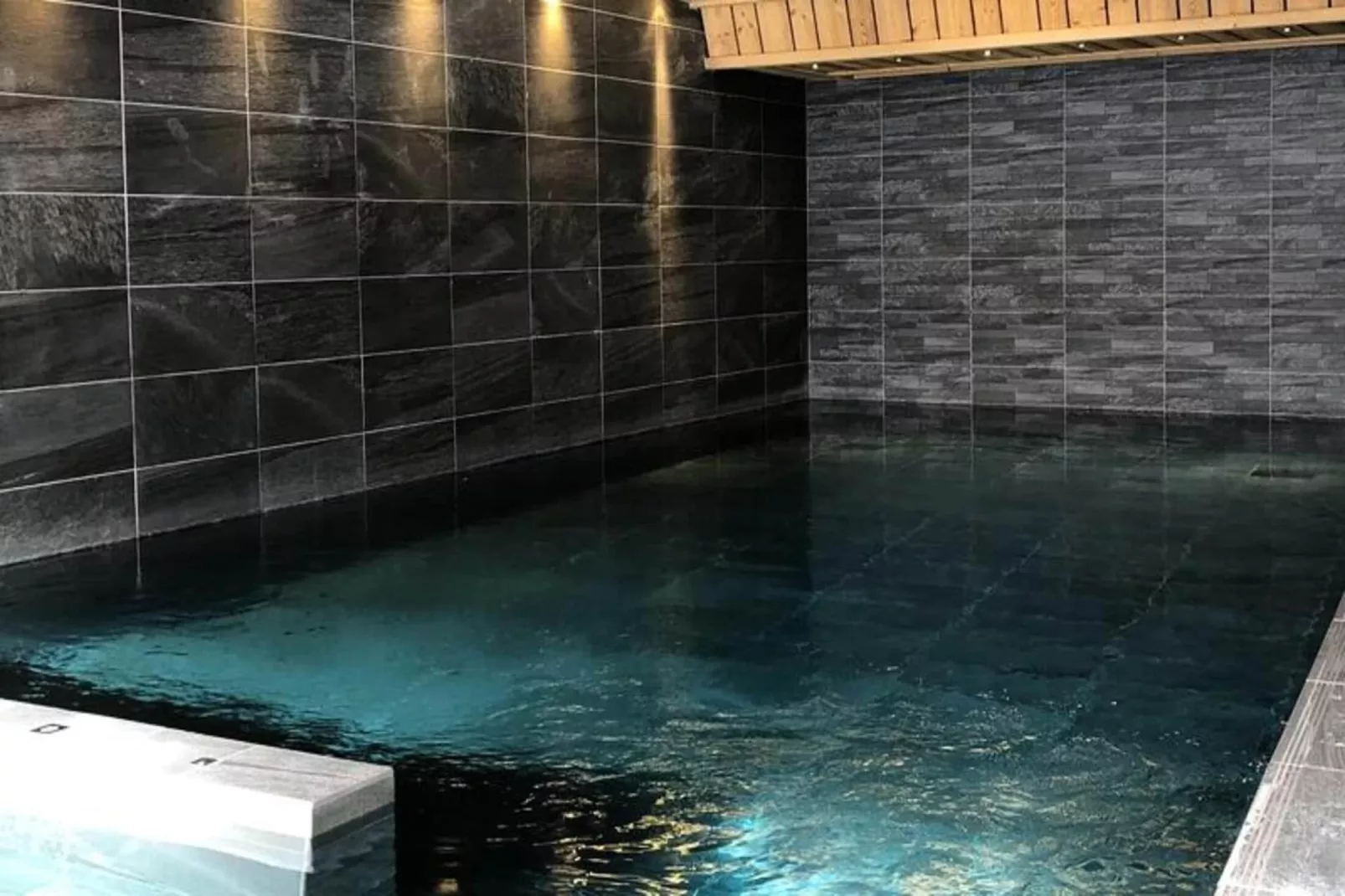 Résidence Les Cimes*****-Zwembad