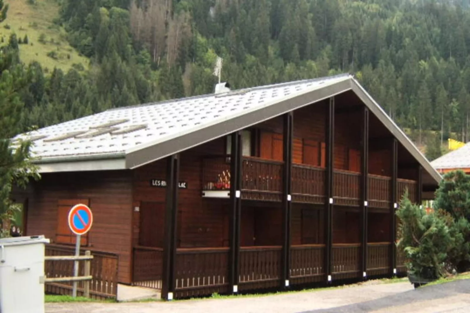 Résidence Les Rives Du Lac-Buitenkant zomer