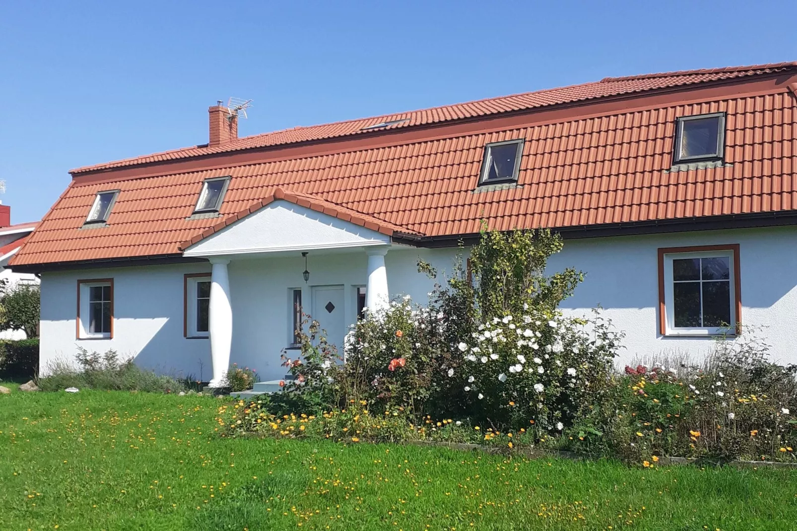 Holiday home 200 qm Darlowo-Buitenlucht