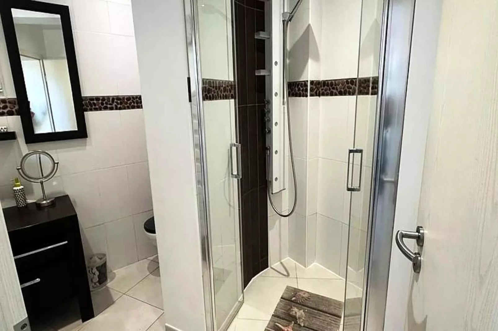 Résidence Rayolet-Badkamer