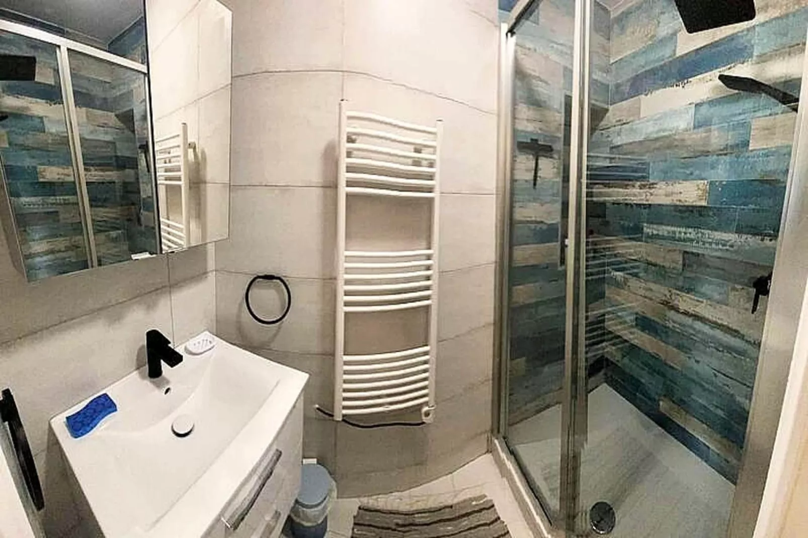 Résidence Morieres B-Uitzicht zomer