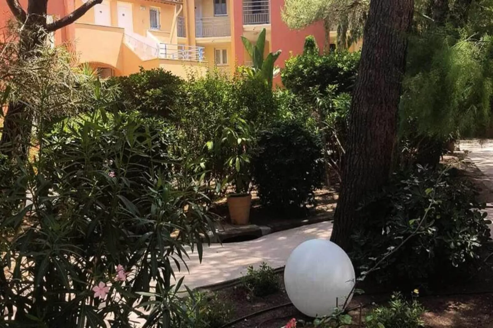 Résidence La Pinède - maeva Home-Tuinen zomer