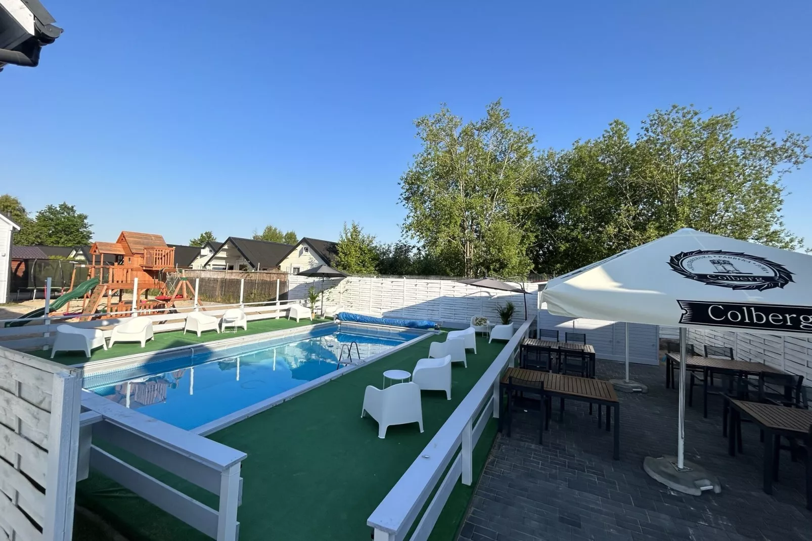 Holiday homes with pool in Ustronie Morskie-Zwembad