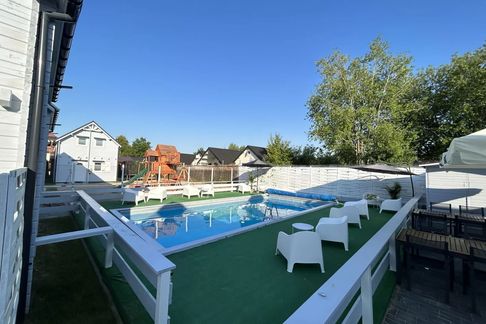 Holiday homes with pool in Ustronie Morskie-Zwembad
