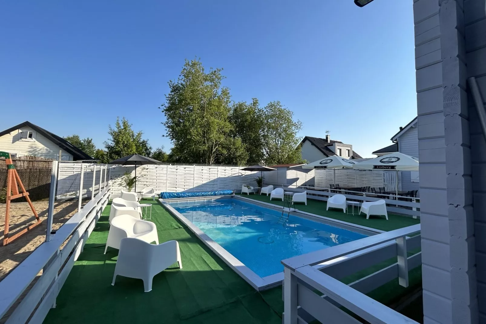 Holiday homes with pool in Ustronie Morskie-Zwembad