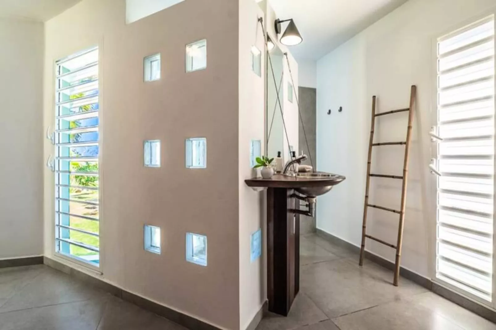 Villa Kalina-Image-tags.