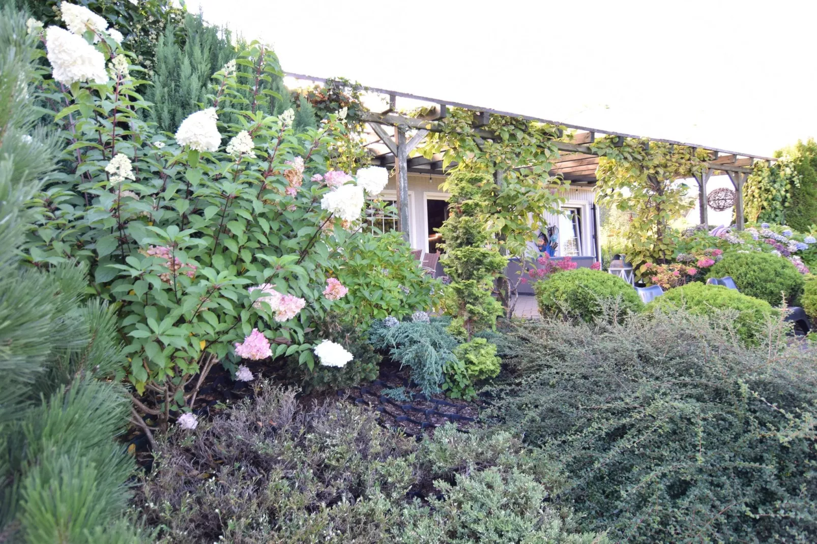 Cottage by the lake in Nadole-Buitenkant zomer