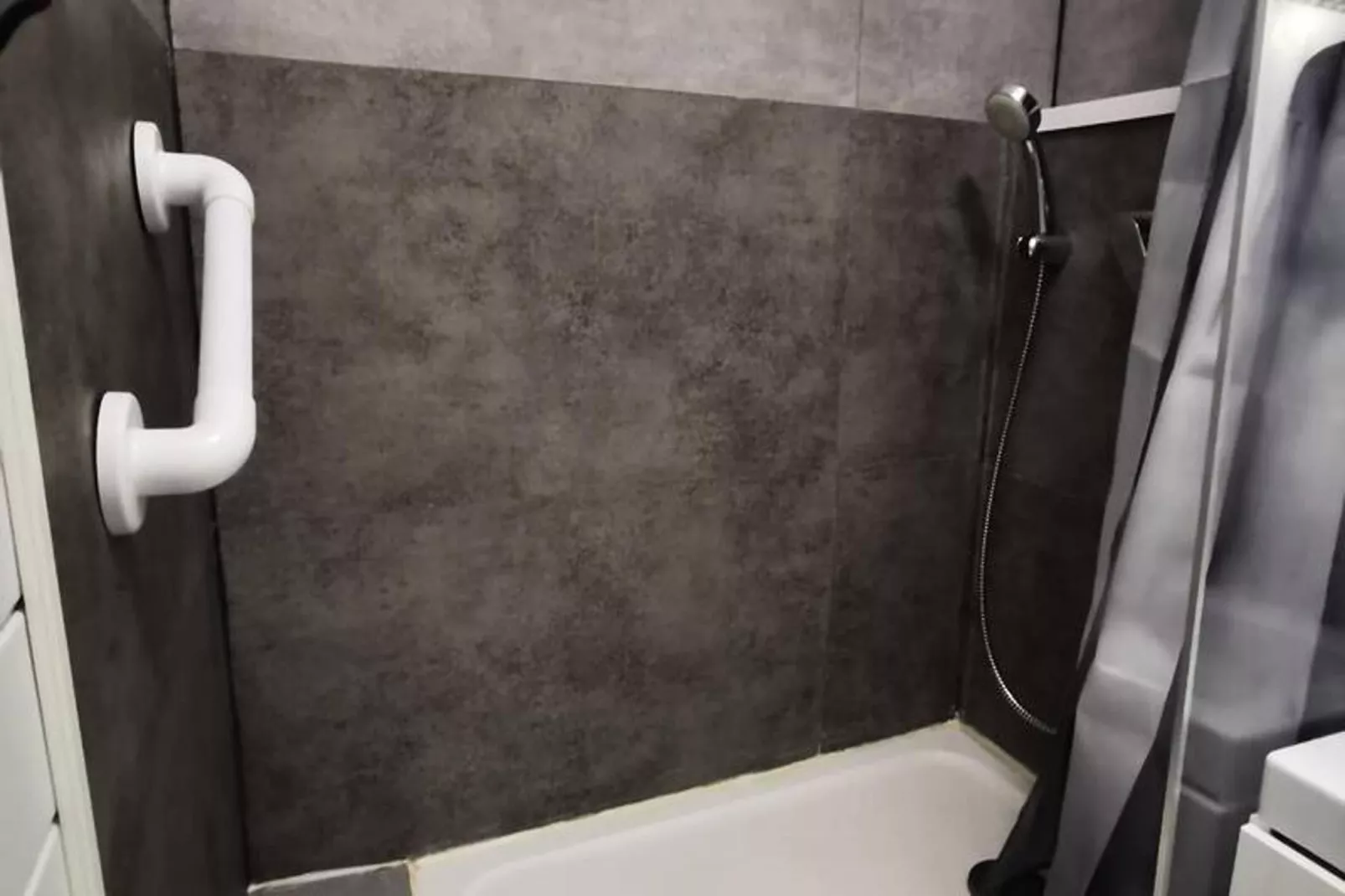 Résidence "le Saint Pierre"-Badkamer