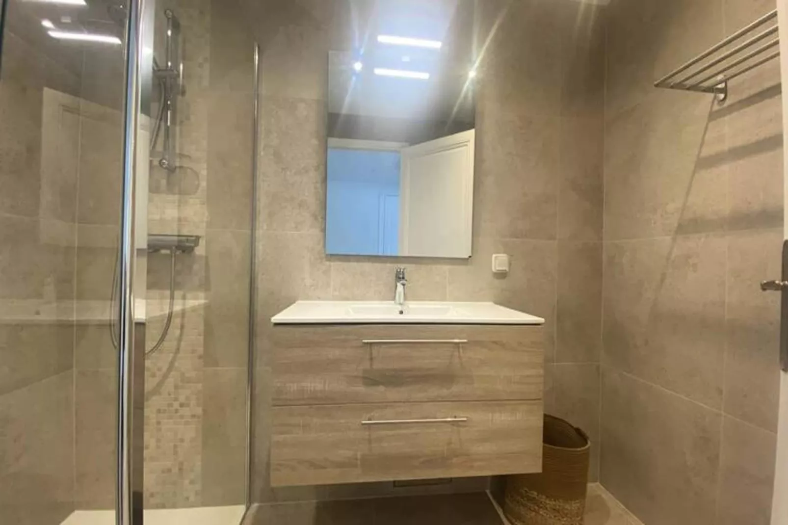 Résidence 1er étage-Badkamer