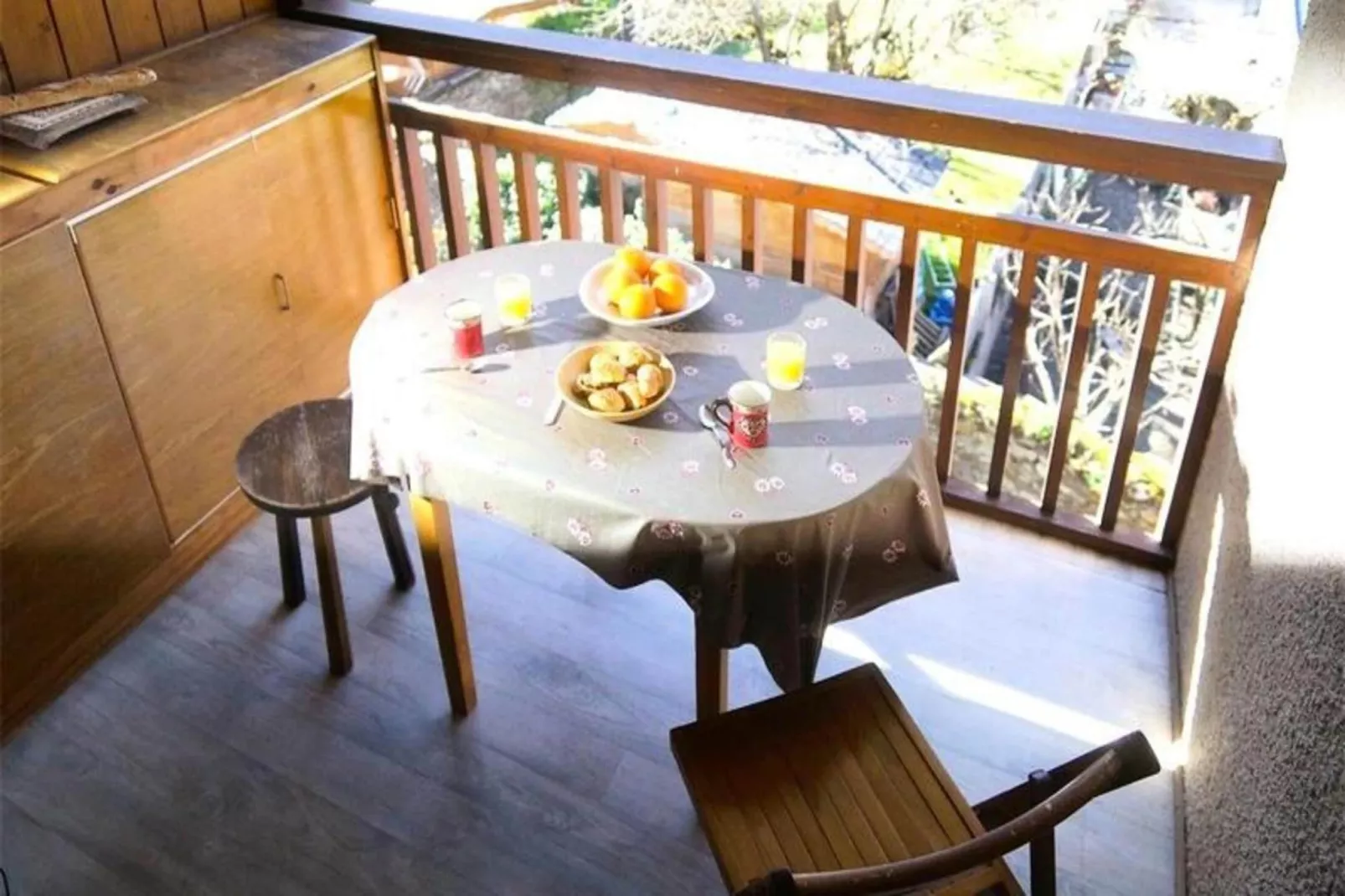 Résidence Sentein-Buitenkant zomer