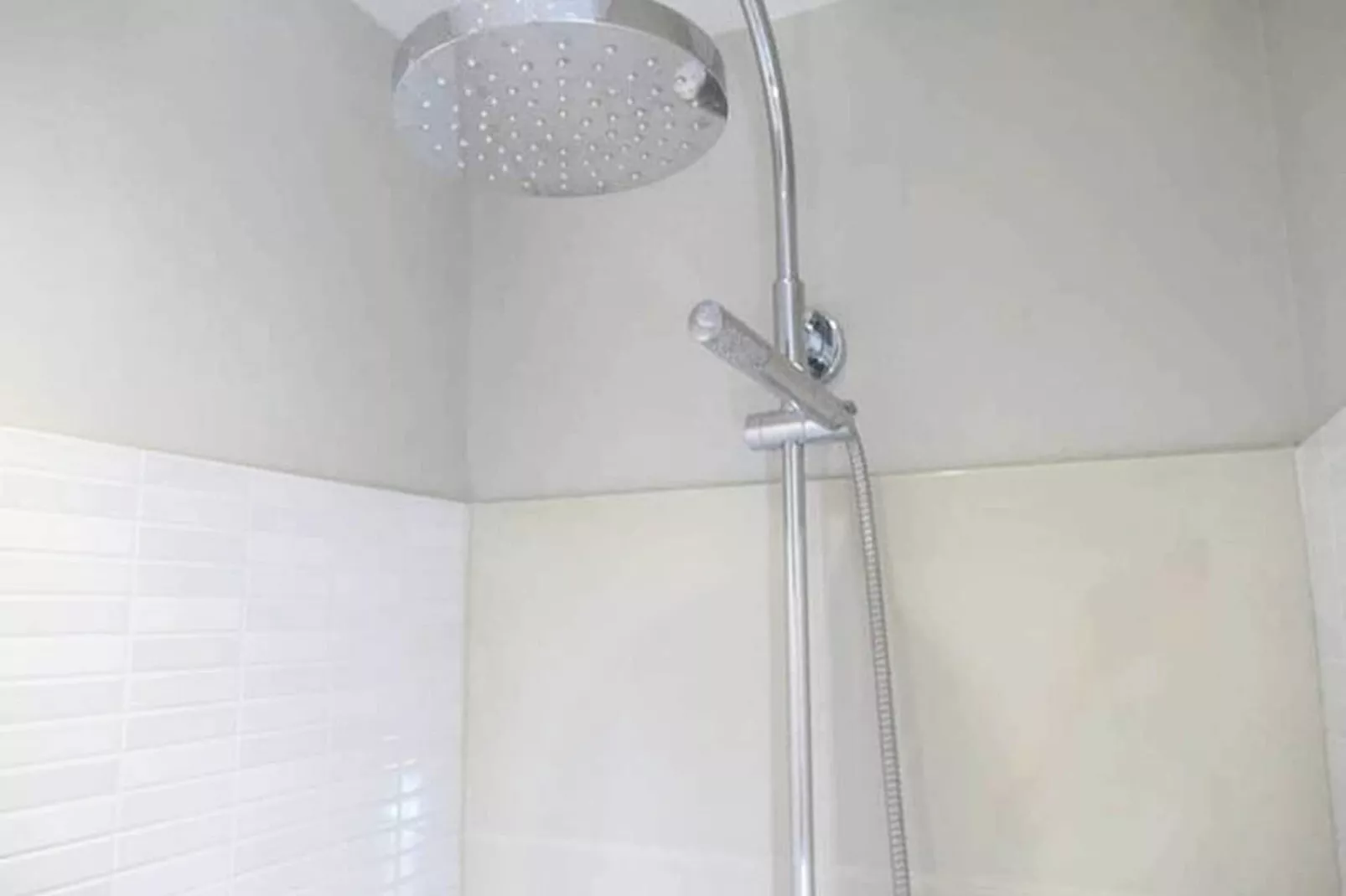 Superbe T2 De Qualit&eacute; Et R&eacute;nov&eacute;, Au Jardin Public, Pour 4 Personnes-Eetkamer