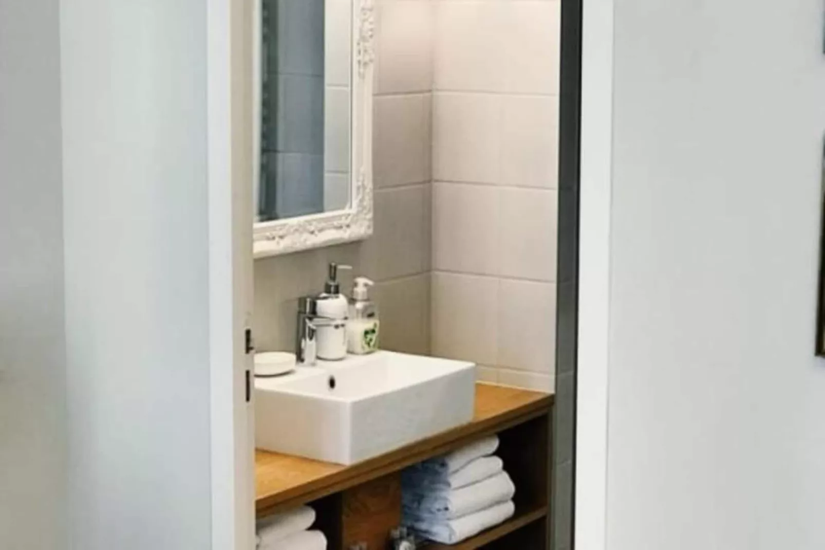 Superbe Duplex De Qualit&eacute;, En Hypercentre Avec Rooftop Et Climatisation-Badkamer