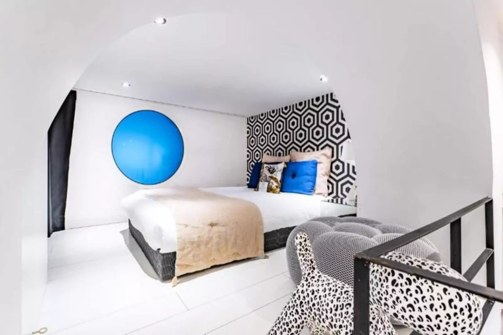 Studio D'architecte Charmant Dans Un Immeuble Du Xviii&egrave;me Dans Le Centre-Slaapkamer