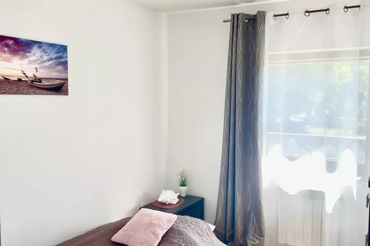 Holiday spacious modern flat in Dabrowa-Slaapkamer