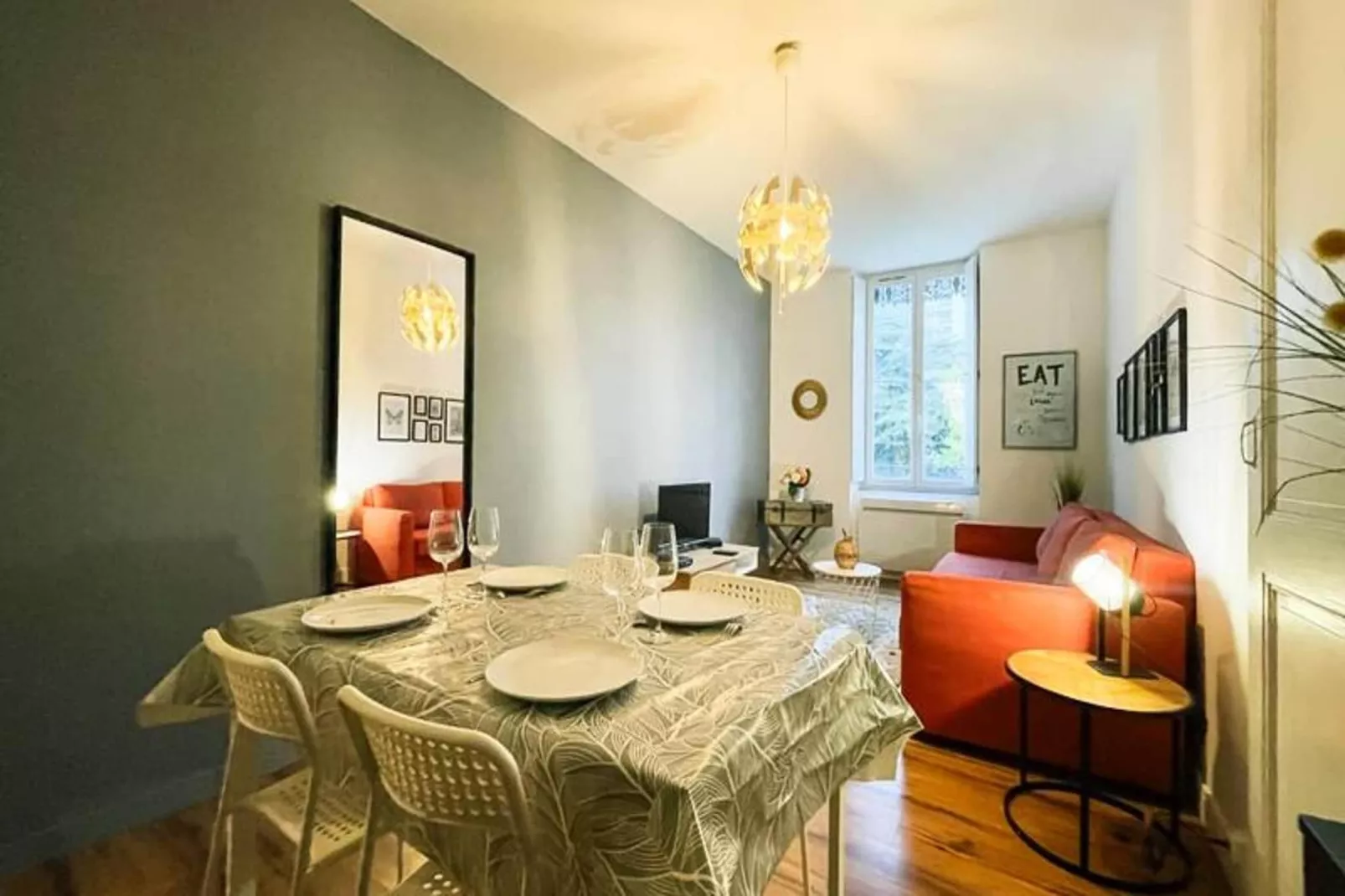 | Le Rochambeau 🎭 L'aigle | Vallier Lib&eacute;ration |-Eetkamer