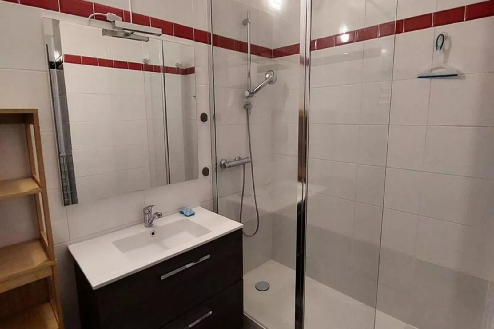 Résidence Sappey-Badkamer