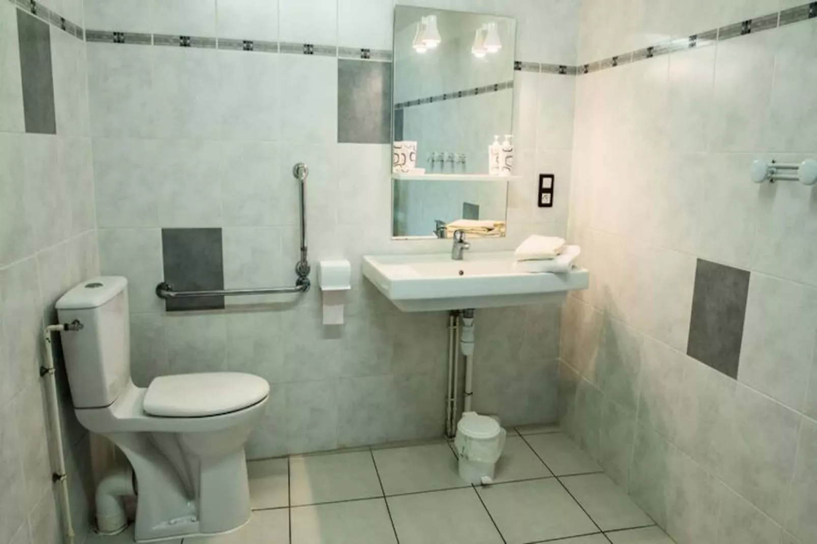 Gîte de France Gîtes de france 3 épis 8 personnes à malbouzon 3 épis-Image-tags.