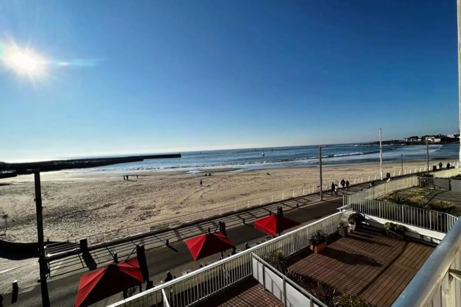 Résidence Dauphins-Uitzicht zomer