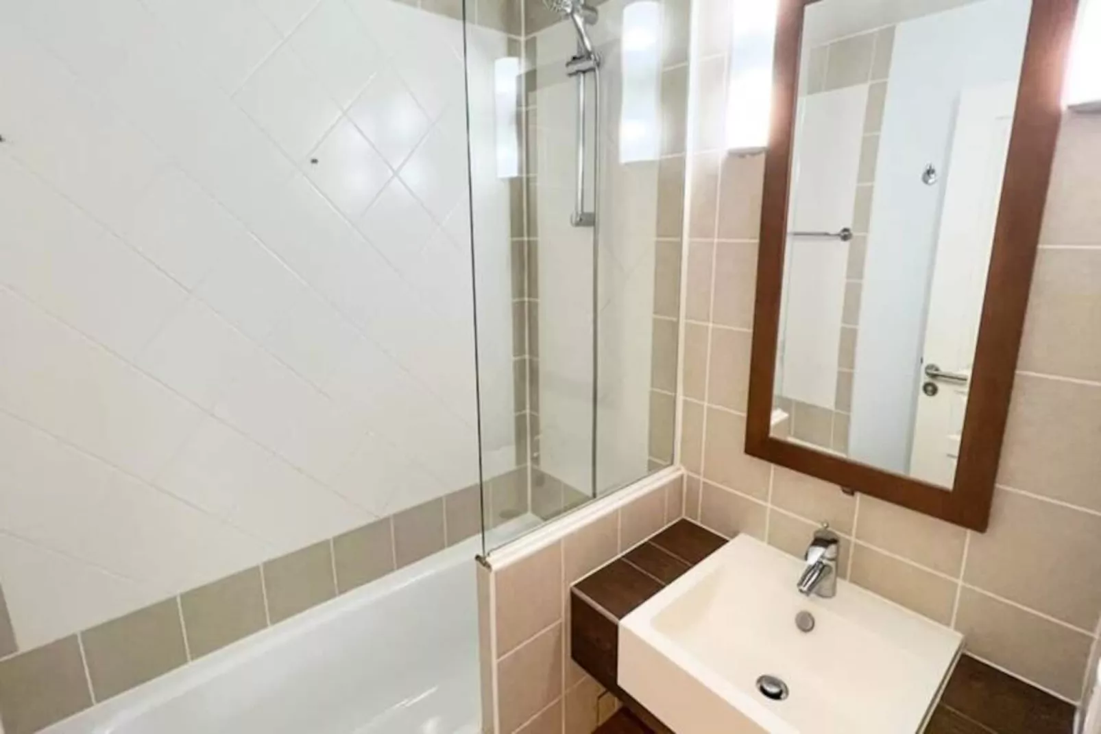 Résidence Appartement 6 Personnes Avec Piscine, Tennis Et Parking Gratuit 25-Image-tags.