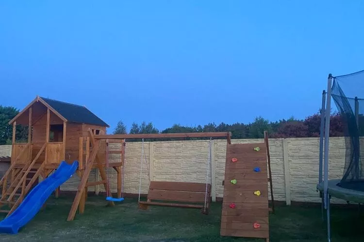 Dom wakacyjny z basenem dla 16 osób Sieciemin-Tuinen zomer