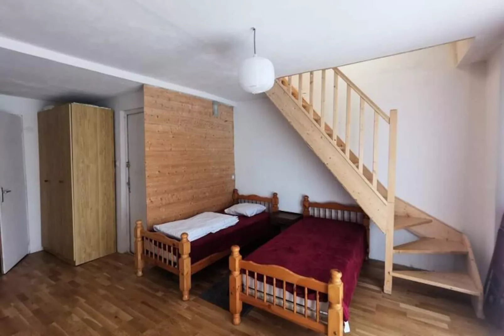 Chalet En Rondins ,  Sommet Du Revard-Image-tags.