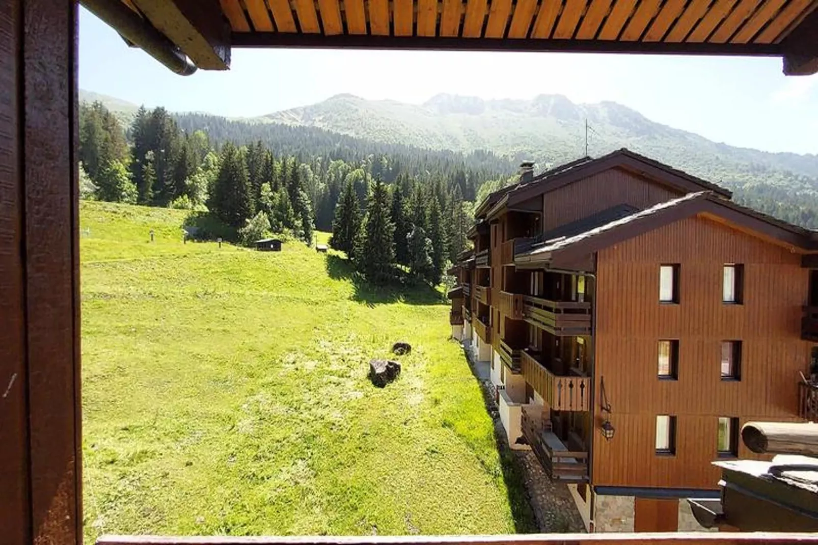 Résidence Lauziere Dessous G-Uitzicht zomer