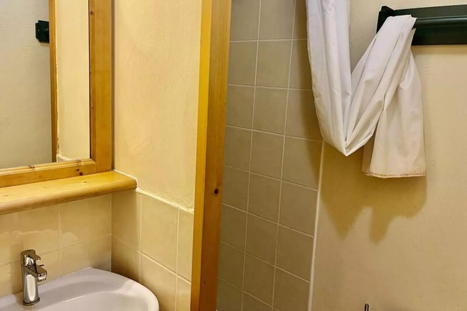 Résidence Valeriane-Badkamer