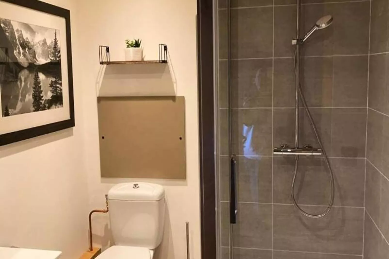 Résidence Valeriane-Badkamer