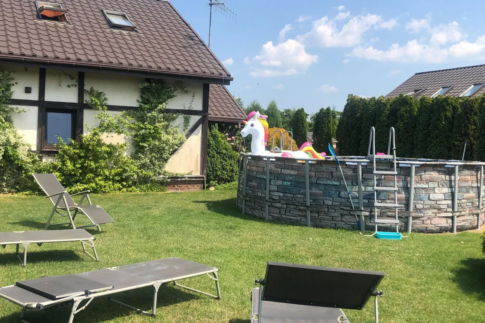 Wakacyjny dom Podamirowo-Tuinen zomer
