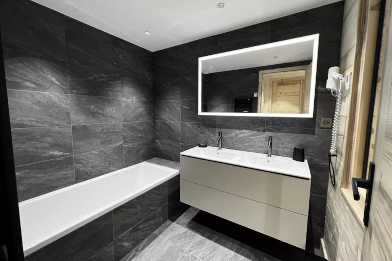 Appartements à La Clusaz-Image-tags.