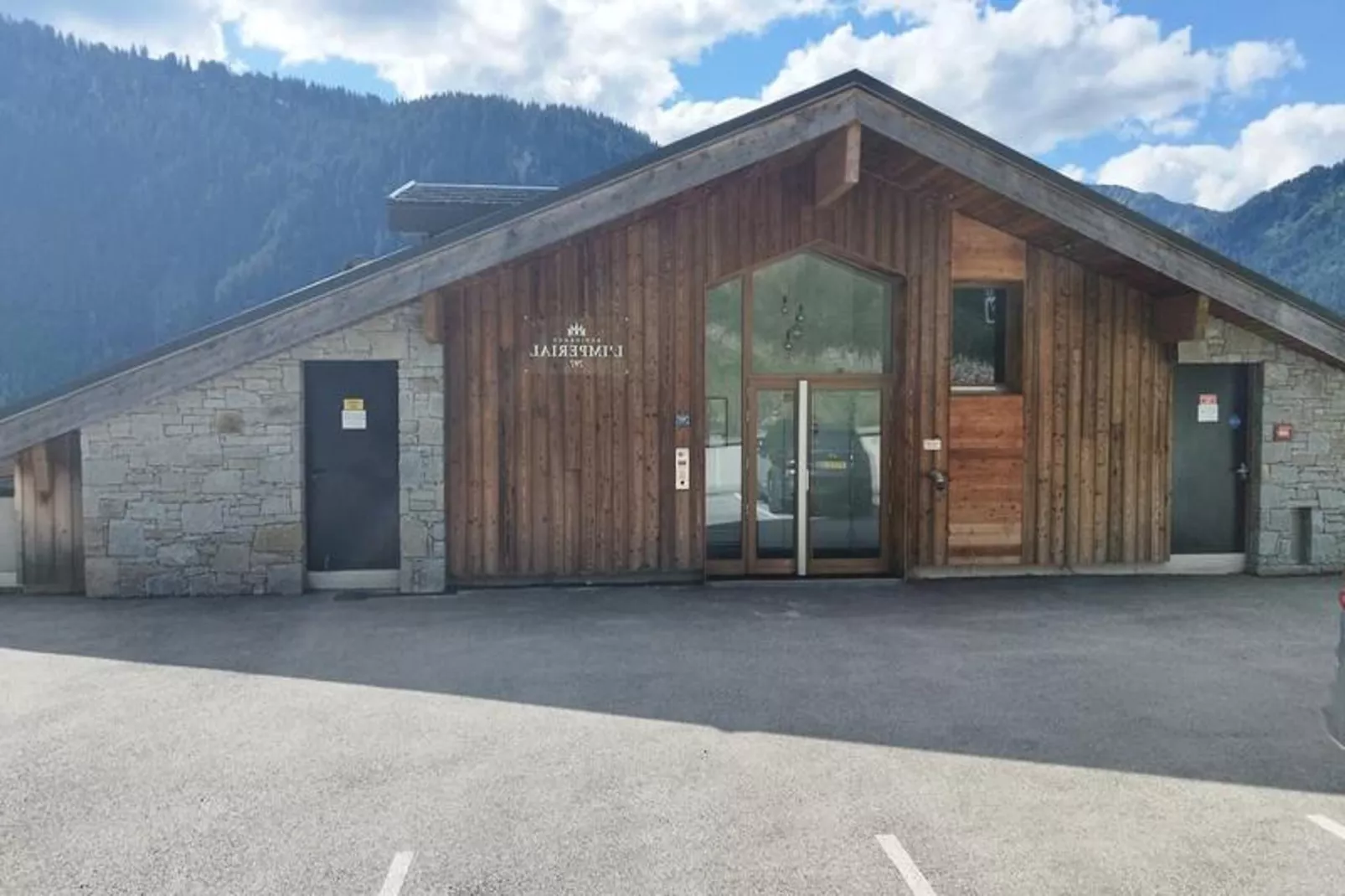 Chalet L 'imperial-Buitenkant zomer