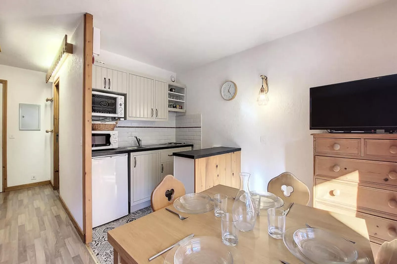 Studio à Saint Jean d'Aulps-Eetkamer