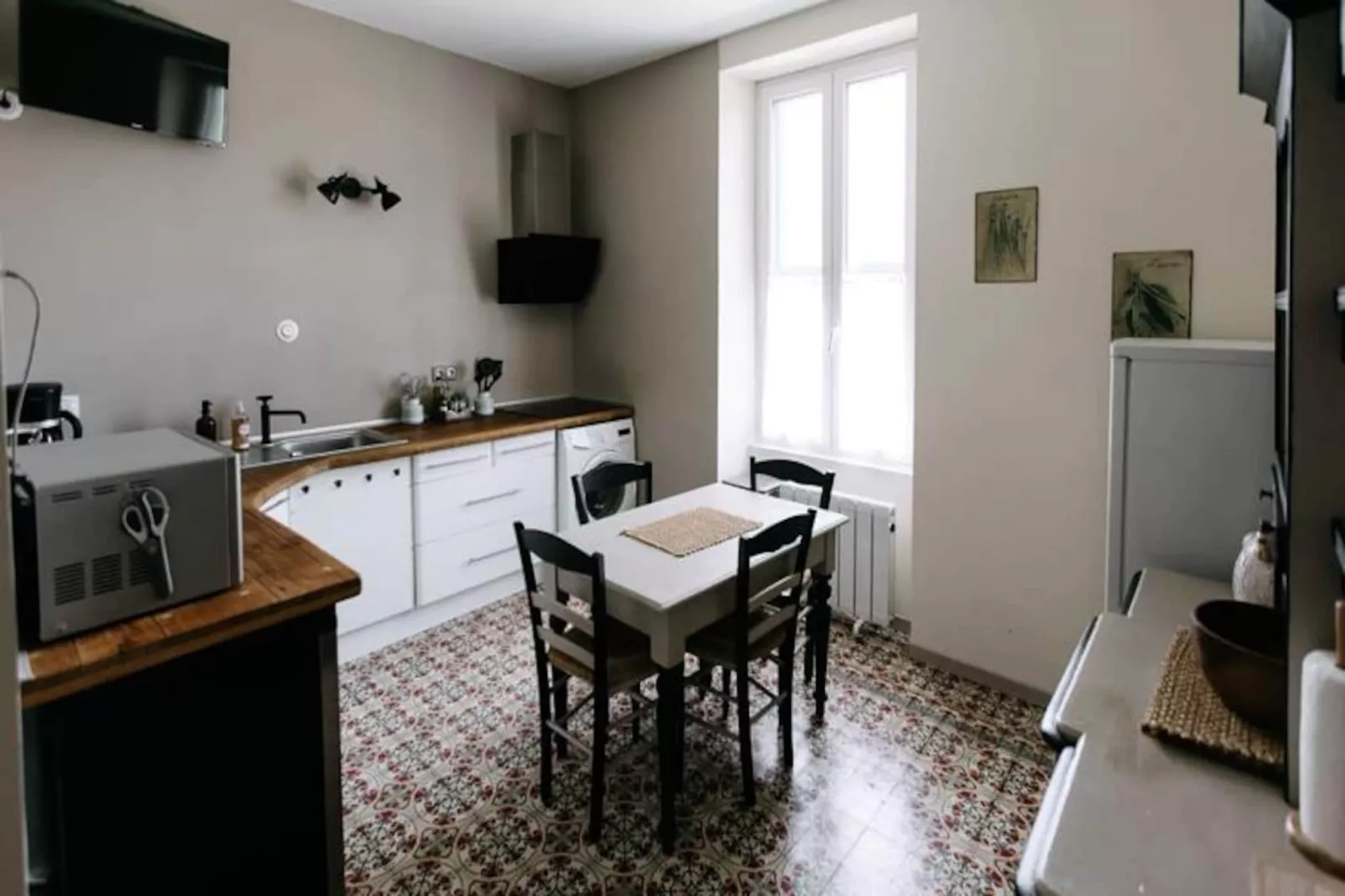 Appartement Lumineux Avec Piscine Et Spa-Image-tags.