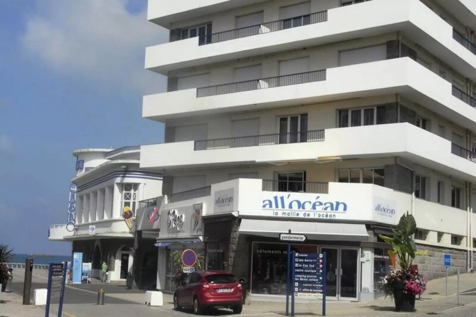 Résidence Casino-Buitenkant zomer