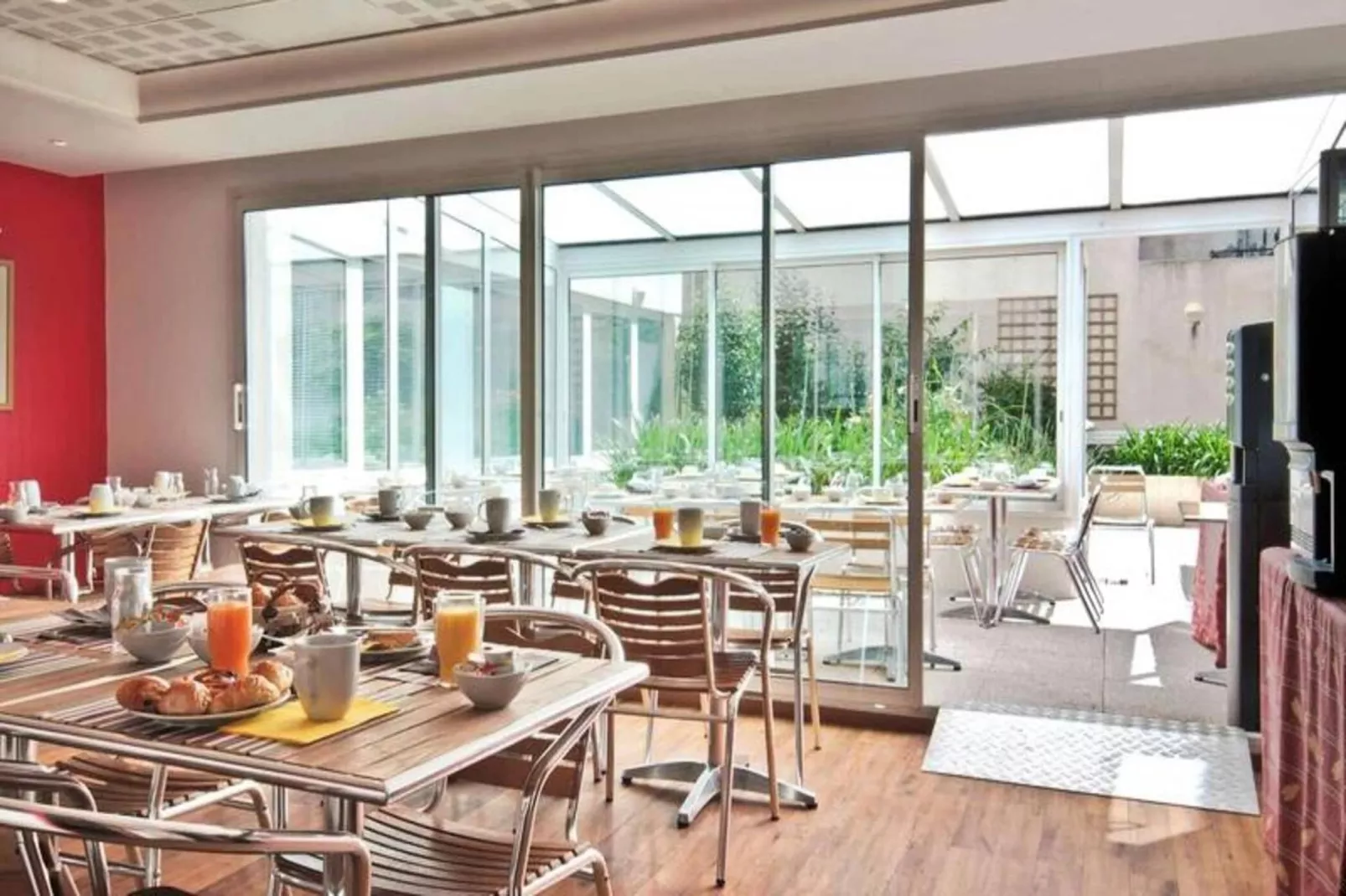 Néméa Appart'hôtel Résidence Toulouse Concorde****-Buitenkant zomer