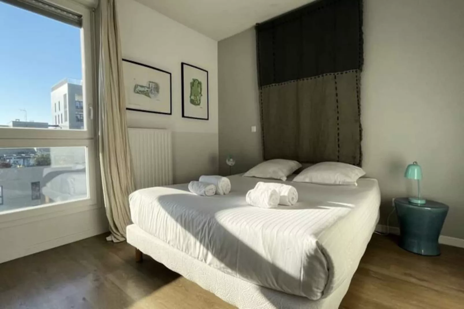 Spacieux Appartement Remarquablement Lumineux Avec Parking &agrave; La Cit&eacute; Du Vin-Image-tags.