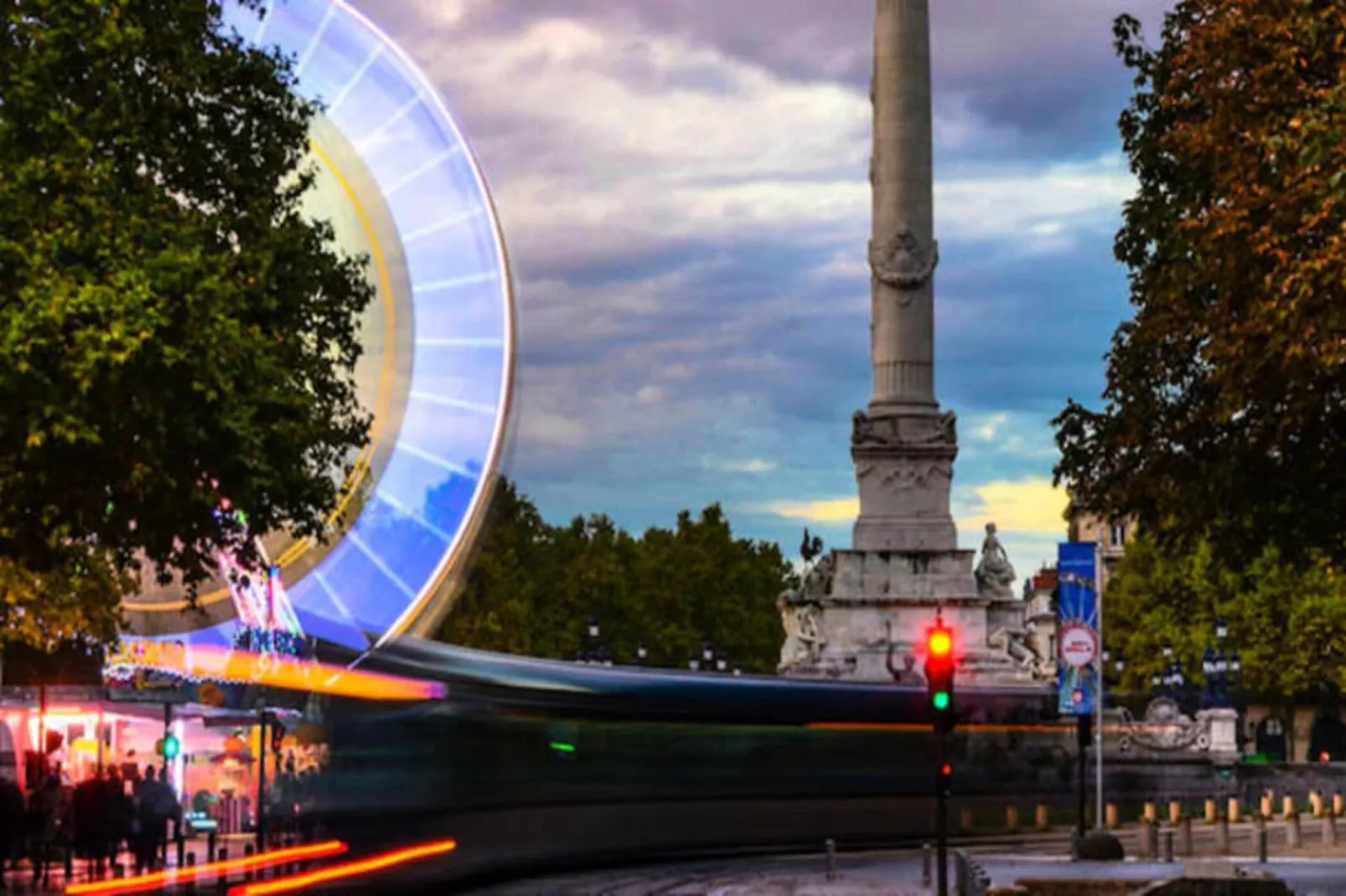 Bel Appartement Parfaitement R&eacute;nov&eacute; Pour 2, Face &agrave; La Gare Saint-jean-Gebieden zomer 1km