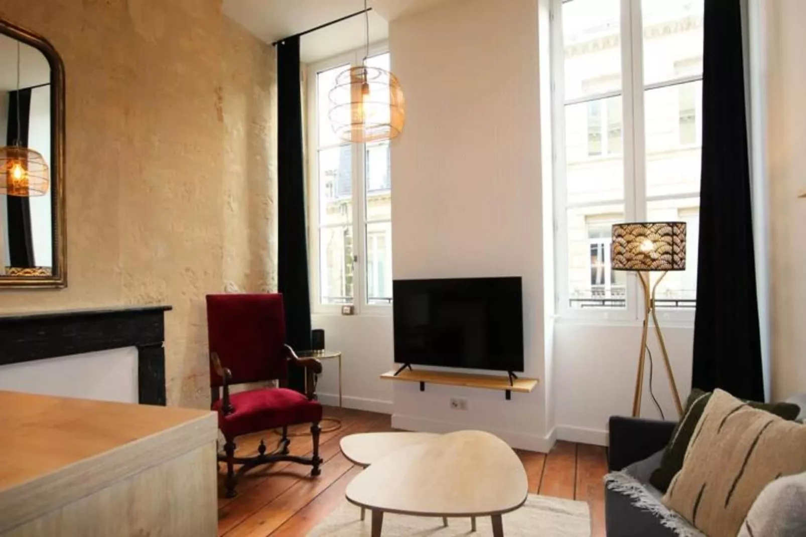 Charmant Et Rayonnant Appartement De 55 M&sup2; Situ&eacute; Dans Le Coeur De Bordeaux-Eetkamer