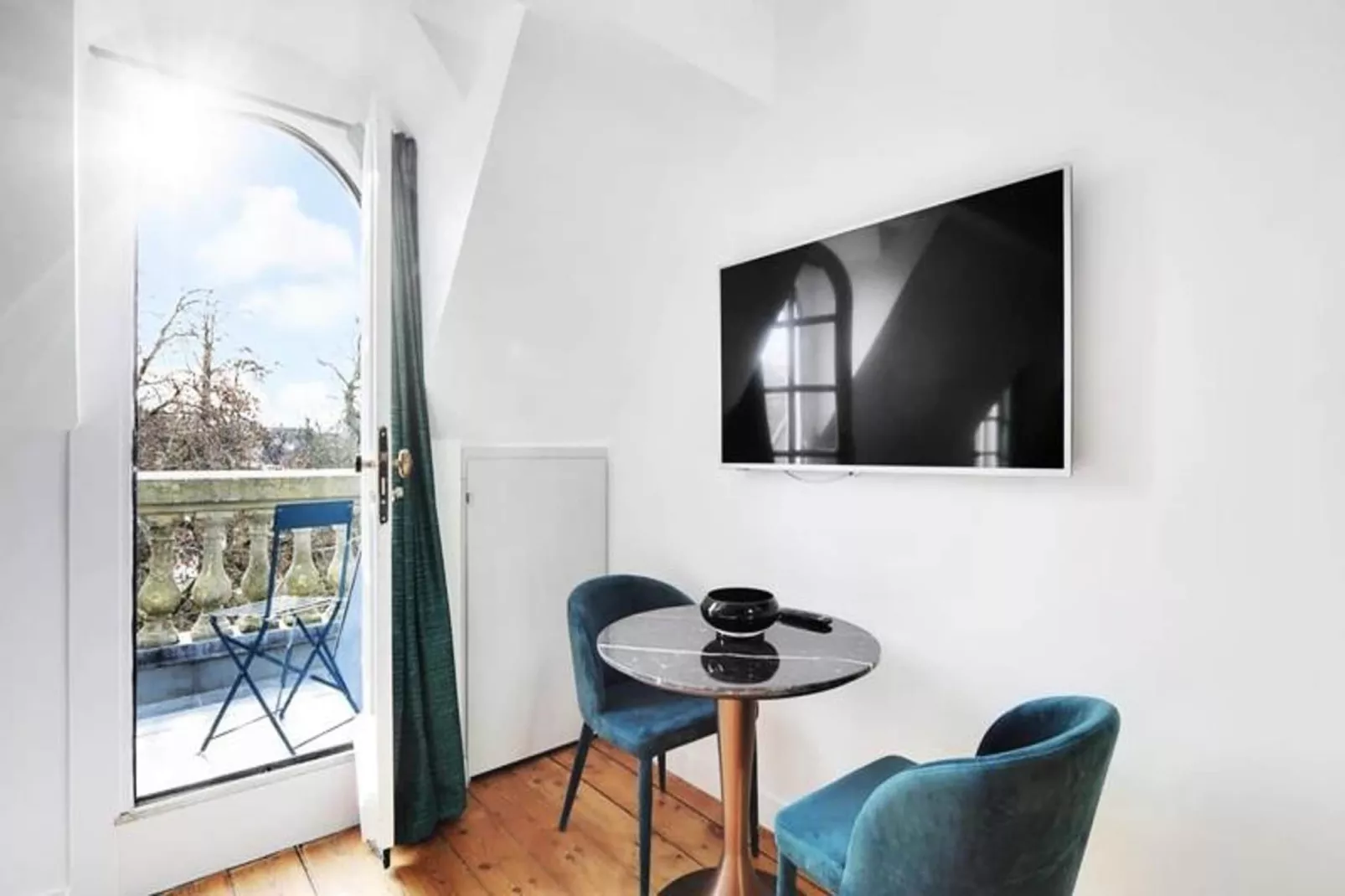 Maison Labruy&egrave;re - Suite Cosy Jardin-Buitenkant zomer