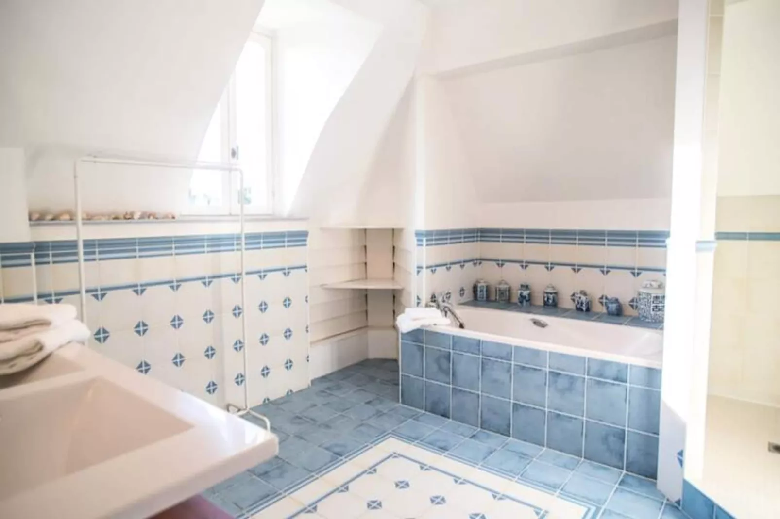 Superbe Villa Avec Piscine Chauff&eacute;e Style Arcachonnais Pour 12 Personnes-Image-tags.