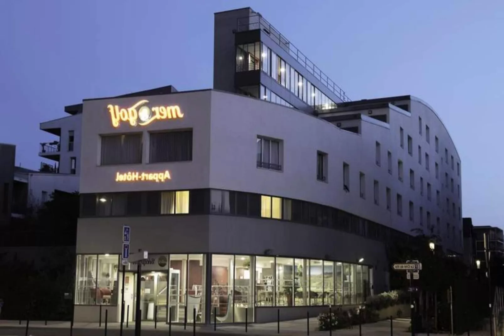 Appart'Hôtel Mer & Golf Bordeaux Bassins à Flot***-Buitenkant zomer