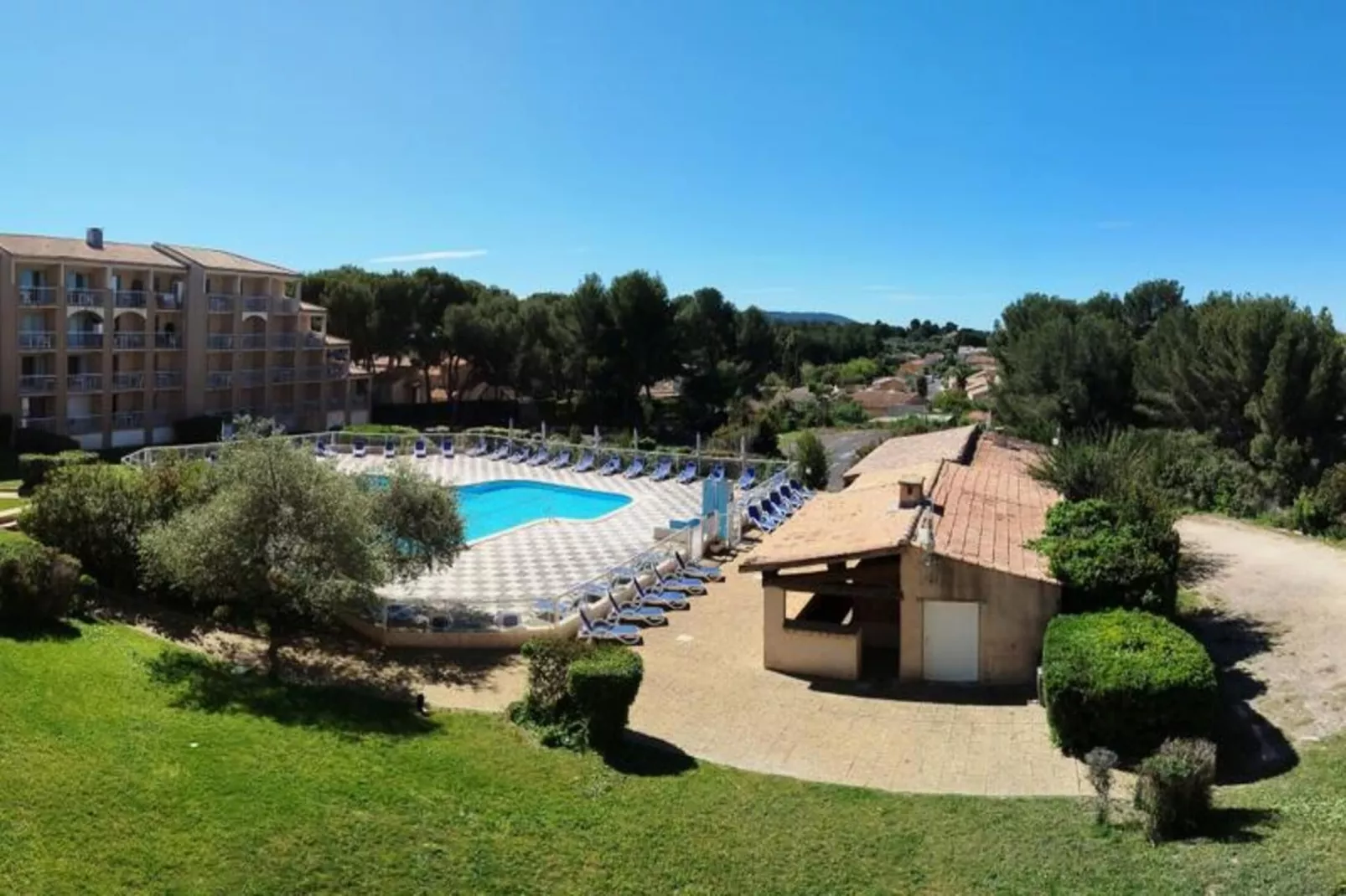Résidence les Hauts de Balaruc - maeva Home-Buitenkant zomer