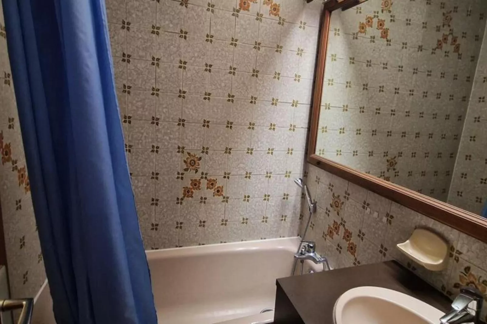 Résidence Brimbelles-Badkamer