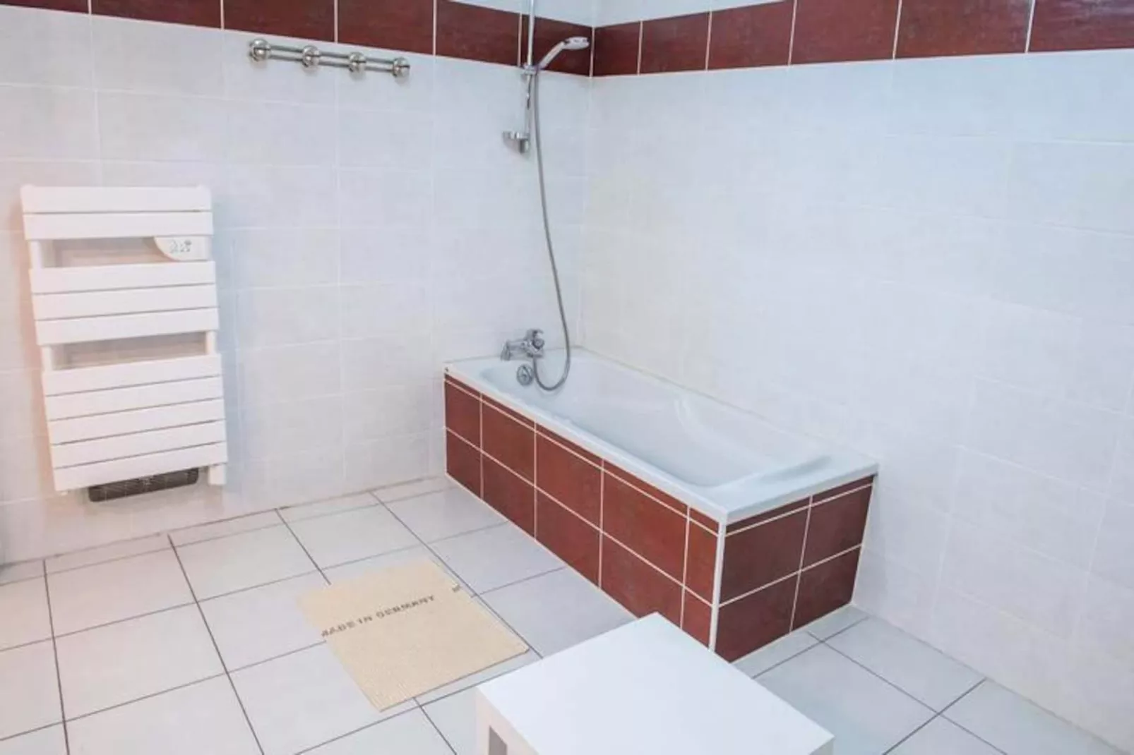 Gîte de France Gîtes de france 3 épis 8 personnes à malbouzon 3 épis-Image-tags.